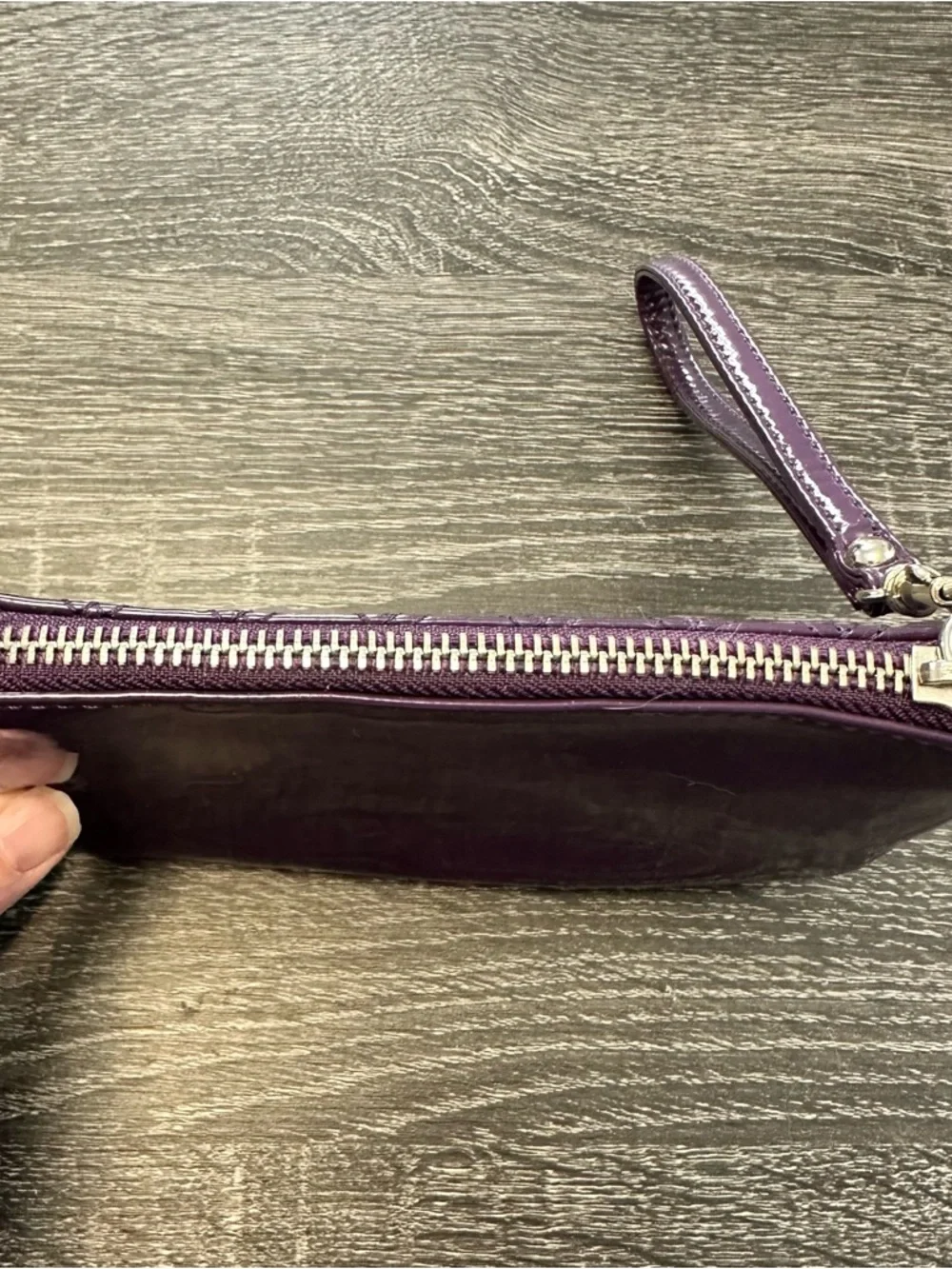 Women’s Express purple wristlet‎